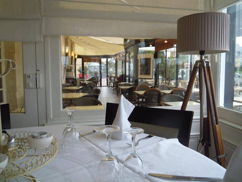 Hotel De Paris Courseulles-sur-Mer Ngoại thất bức ảnh