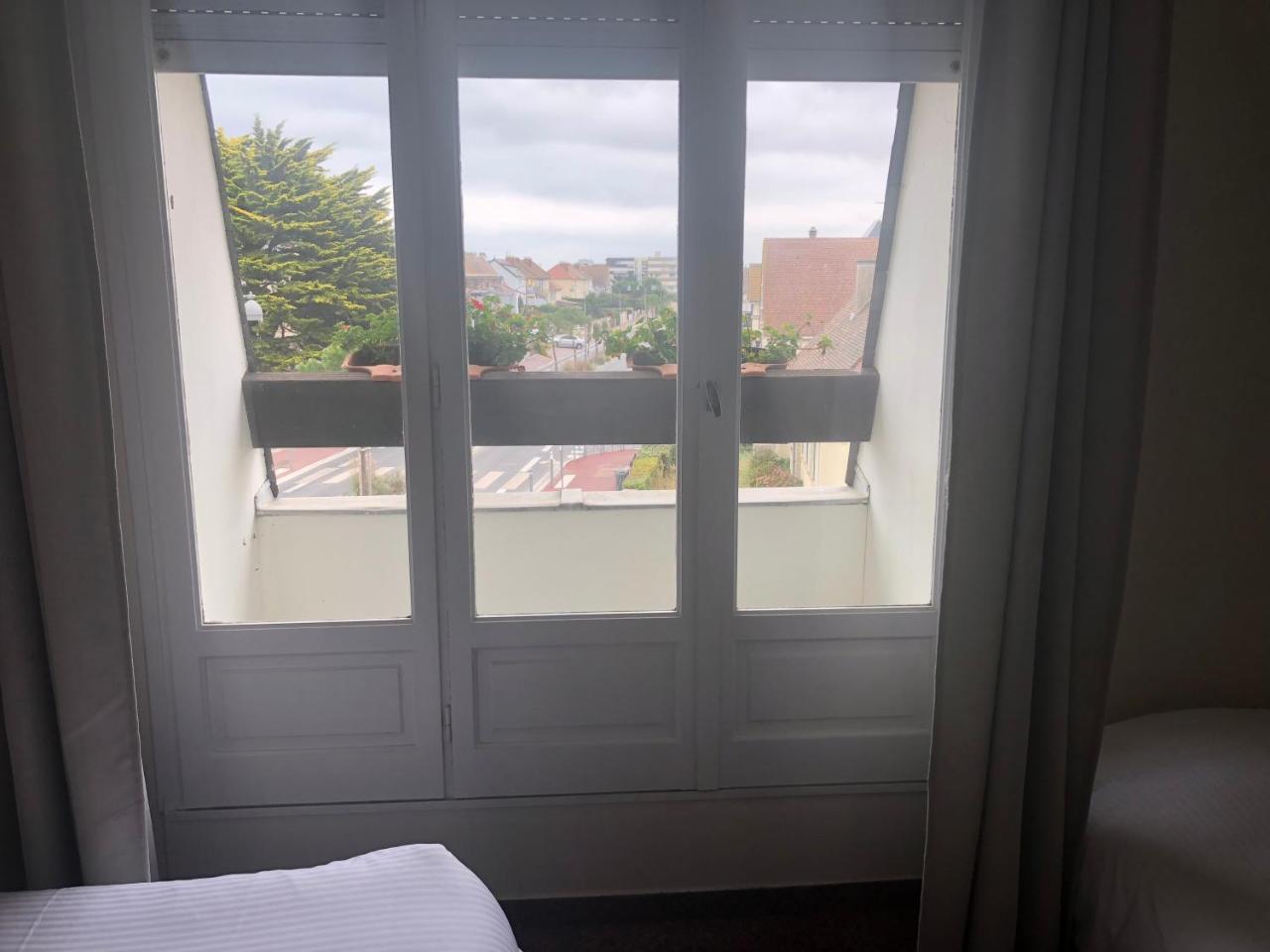 Hotel De Paris Courseulles-sur-Mer Ngoại thất bức ảnh